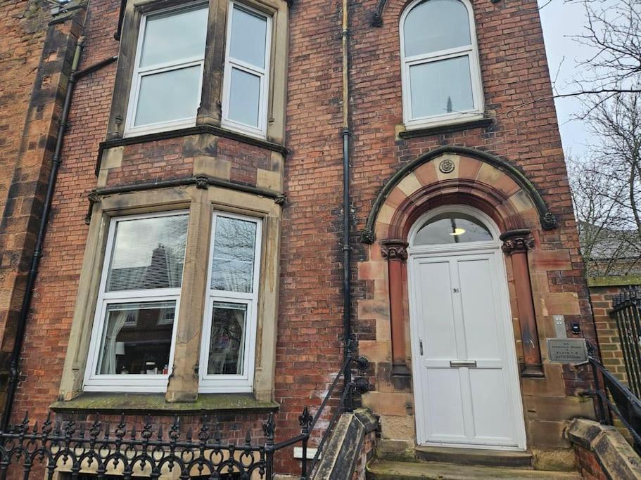 Carlisle City Centre. Spacious Apartment. Ideal Location. Exterior photo